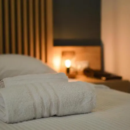 Hotel Plaza *